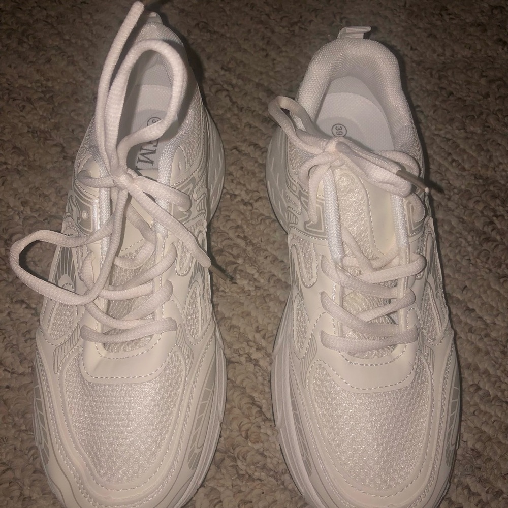 Women’s Lace-Up Athletic Sneakers in White